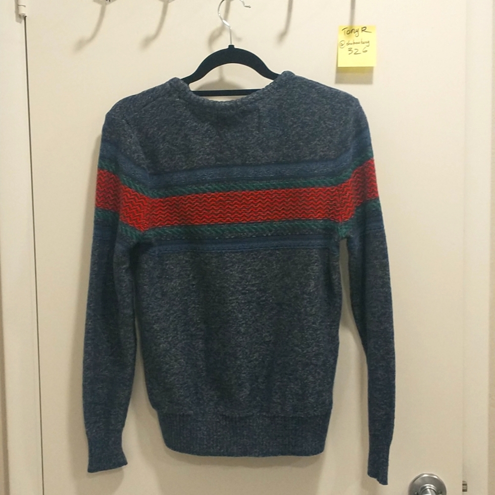 Urban Pipeline Sweater Small